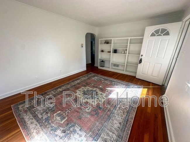 Building Photo - 5417 S 49th St