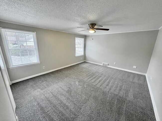 Building Photo - 2664 Richwood St