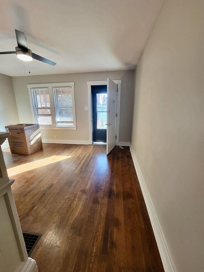 Building Photo - *** Mt. Washington Two Bedroom Duplex for Rent * Large Yard * Private Patio * Fully Renovated * W...