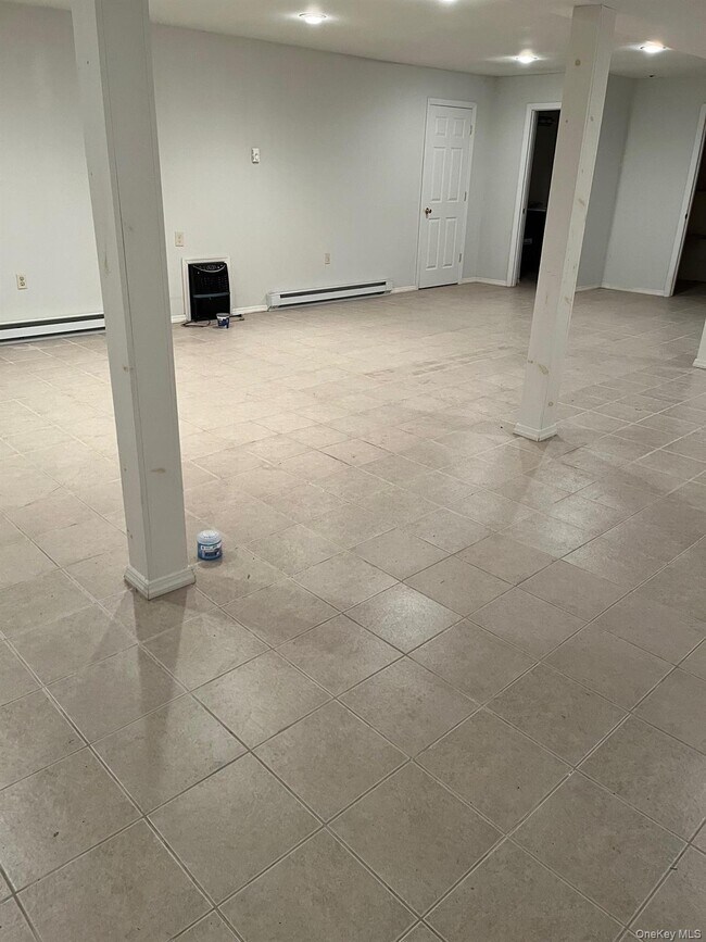 Building Photo - 45 Autumn Dr