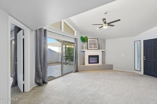 Building Photo - 18002 N 12th St