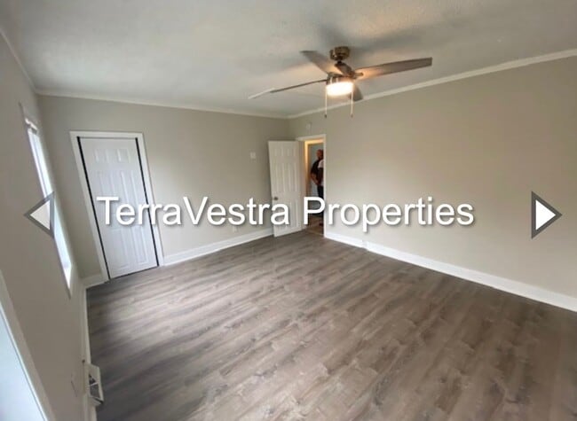 Building Photo - Recently Renovated 3 Bed in Millville!