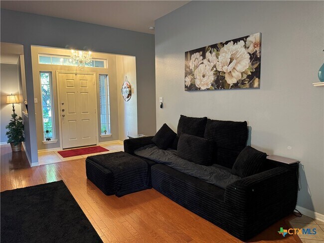 Building Photo - 5704 Meadow Wood Dr