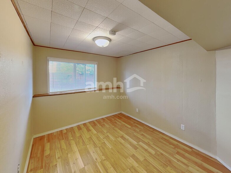 Building Photo - 19065 E Chenango Cir
