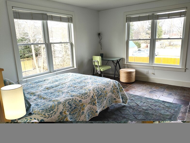 Bedroom - 411 N Geneva St