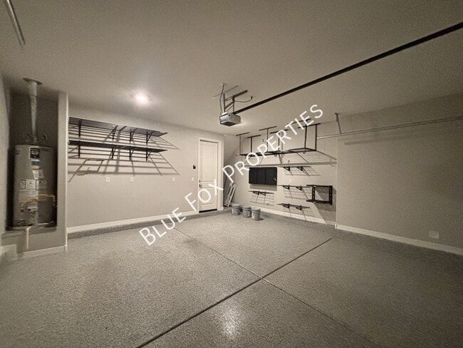 Building Photo - 1048 E Descent St