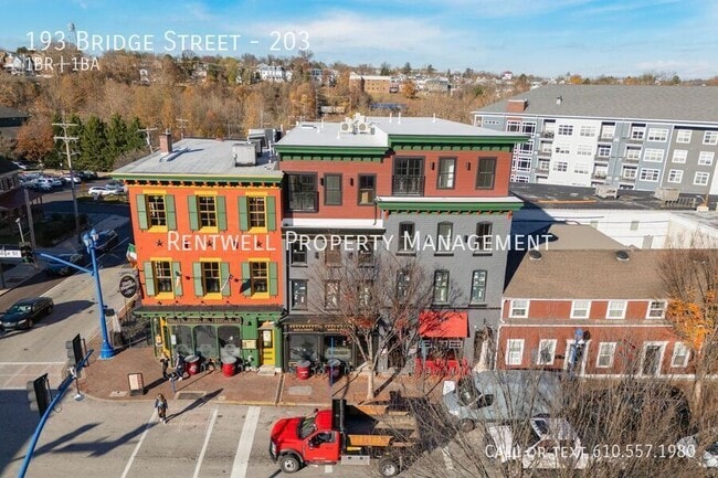 Building Photo - 193 Bridge St