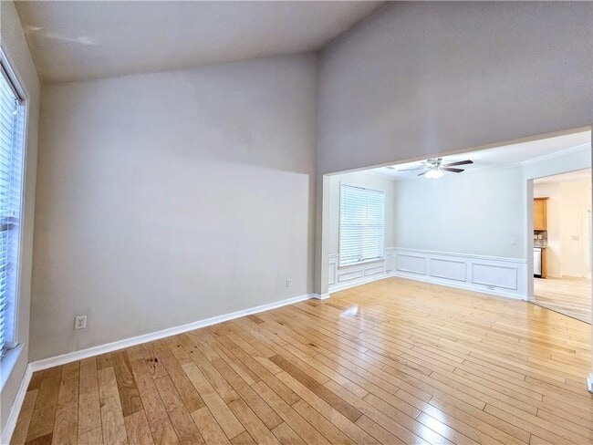 Building Photo - 1372 Dukes Creek Dr