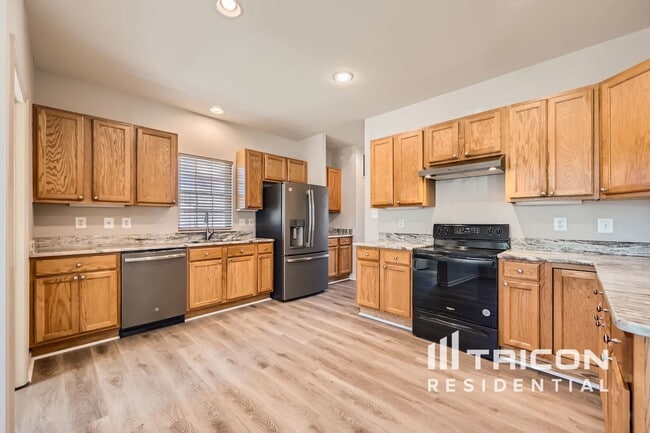 Building Photo - 611 China Clipper Cir