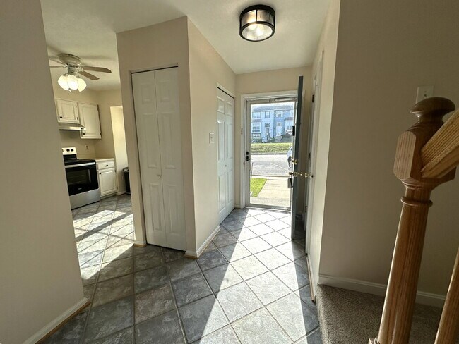 Building Photo - 3-Bedroom Townhome in Furnace Hills