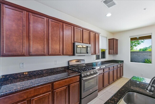 Building Photo - 9233 W Dreyfus Dr