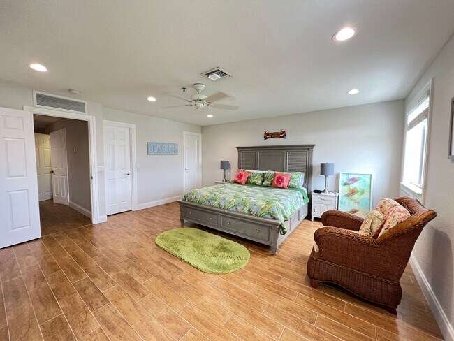 Building Photo - Beautiful 4 Bed 4.5 Bath luxury Townhouse with Elevator located by the Beach Lauderdale by the Sea