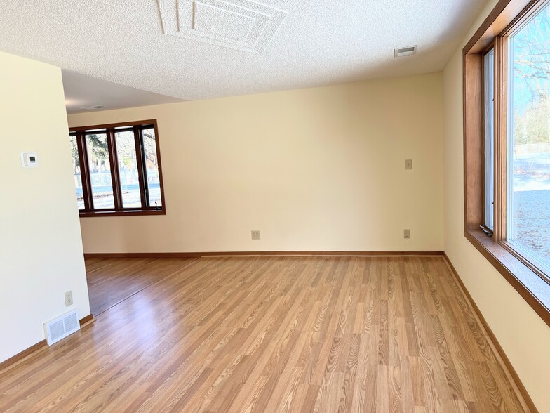 Building Photo - 1670 Stillwater St