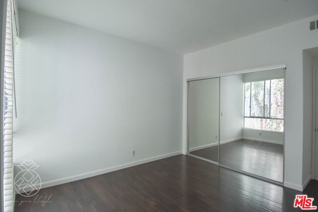 Building Photo - 1727 Glendon Ave