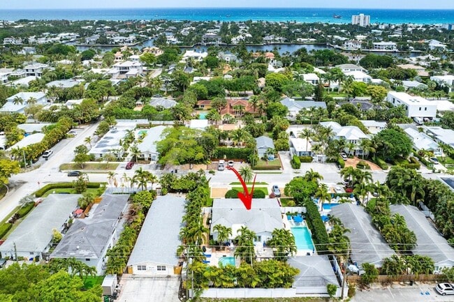 Building Photo - 342 NE 7th Ave