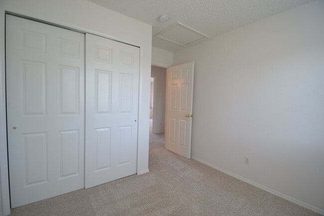 Building Photo - Newly Remodeled 3 Bedroom!