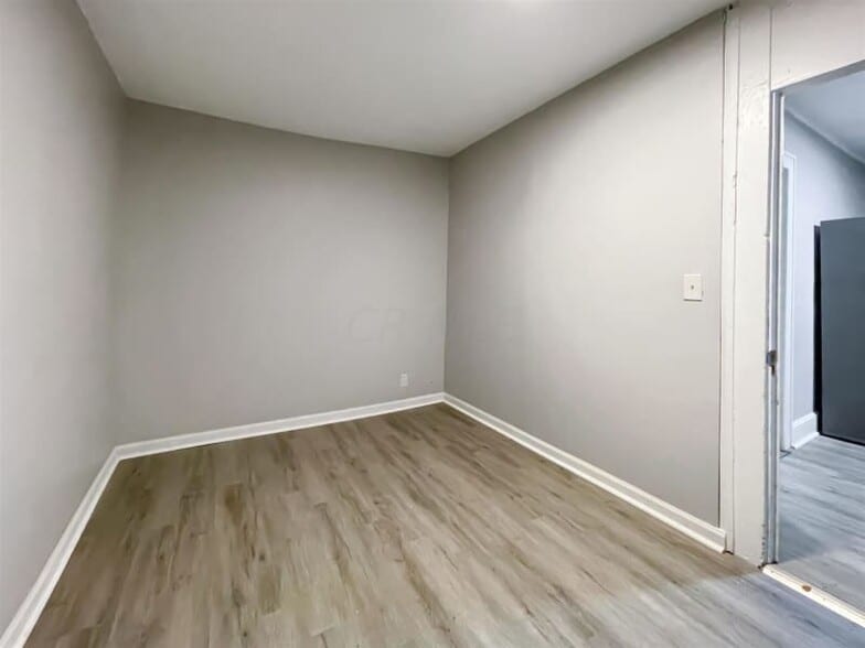 Building Photo - 196 N Burgess Ave