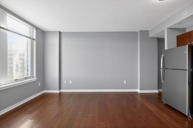 Building Photo - 155 Potomac Passage