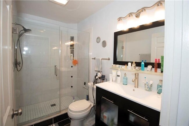 Building Photo - Condo in Bethlehem Township