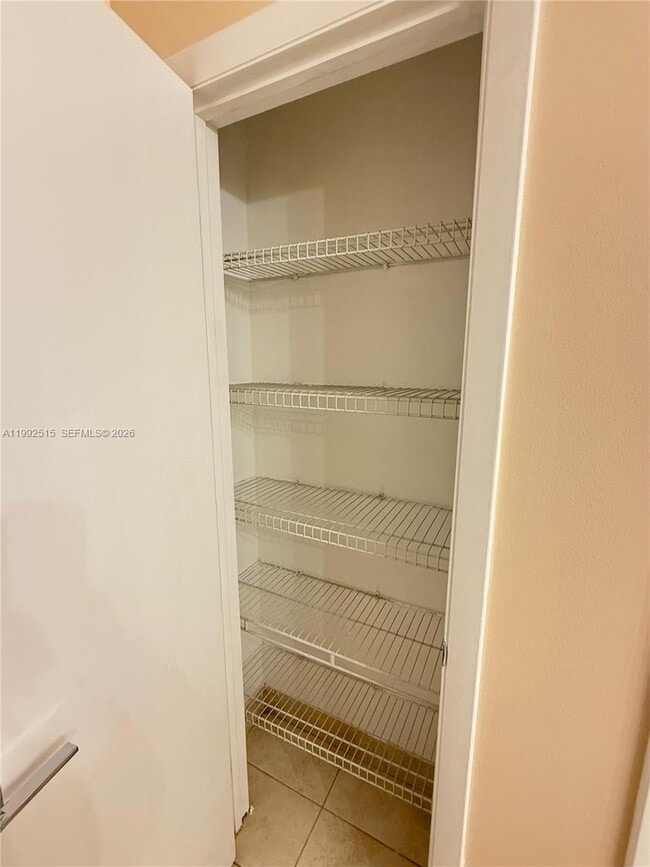 Building Photo - 1900 N Bayshore Dr