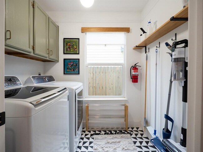 Building Photo - 5727 Abilene Trl