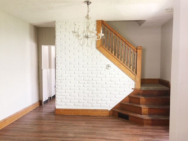 Building Photo - 1266 Clifton Prado