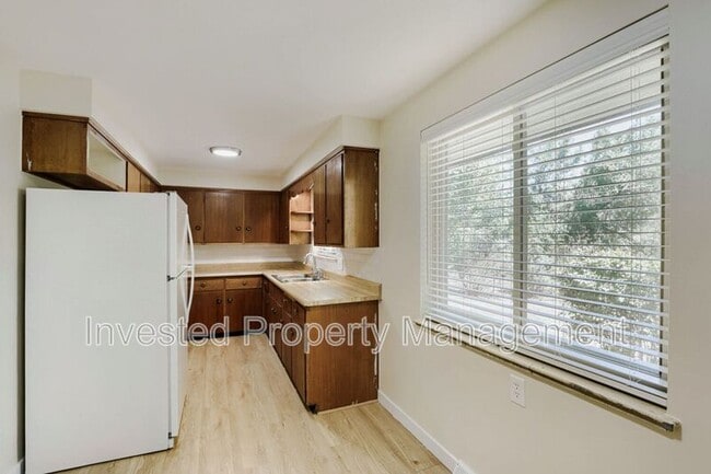 Building Photo - 4660 Upham St
