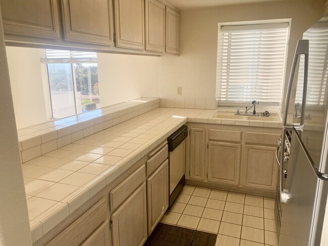 Building Photo - La Costa Carlsbad 2 Bed 2 Bath Condo in Sp...