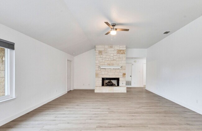 Building Photo - 451 Co Rd 276