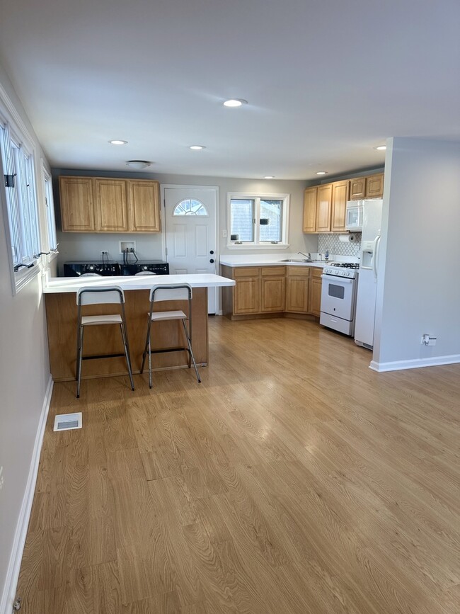 Building Photo - 4001 W 90th Pl