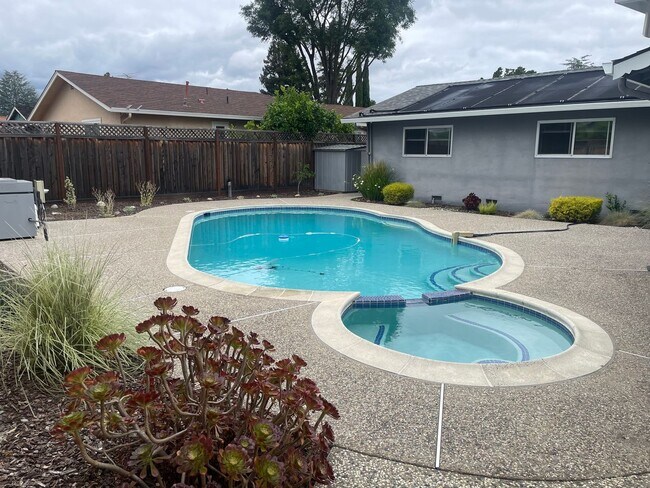 Building Photo - SARATOGA - Spacious Saratoga 3BR/2.5BA Home with Pool, Bonus Room & Beautiful Backyard