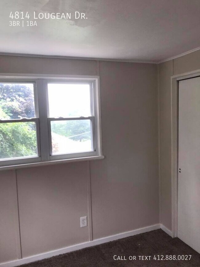 Building Photo - Lincoln Place- 3 BEDROOM / 1 BATHROOM HOUSE