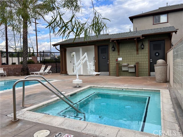 Building Photo - 713 S Azusa Ave