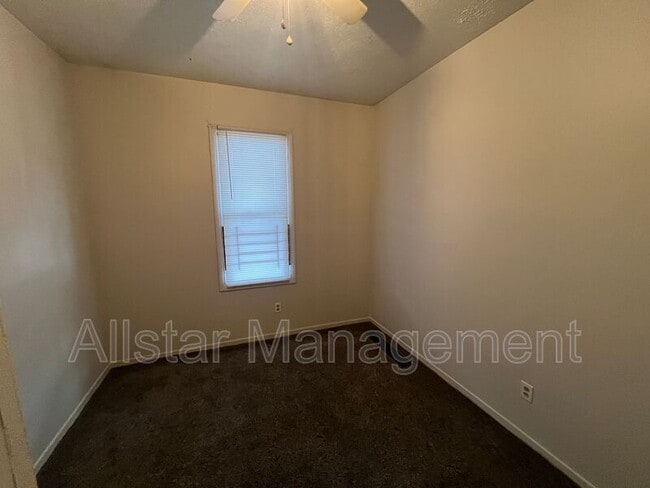 Building Photo - 2246 E 86 St