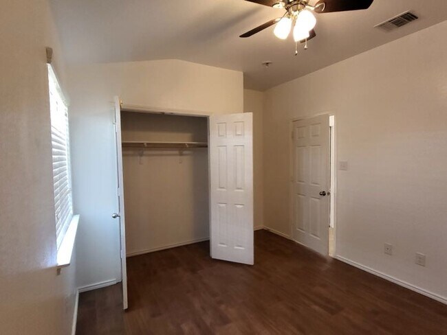 Building Photo - 6709 Mustang Creek Rd