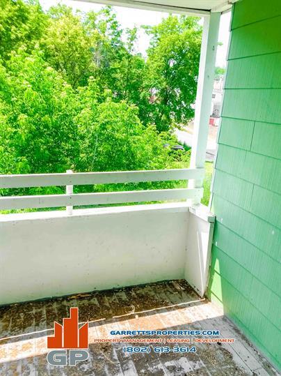 Building Photo - 68 Elm St