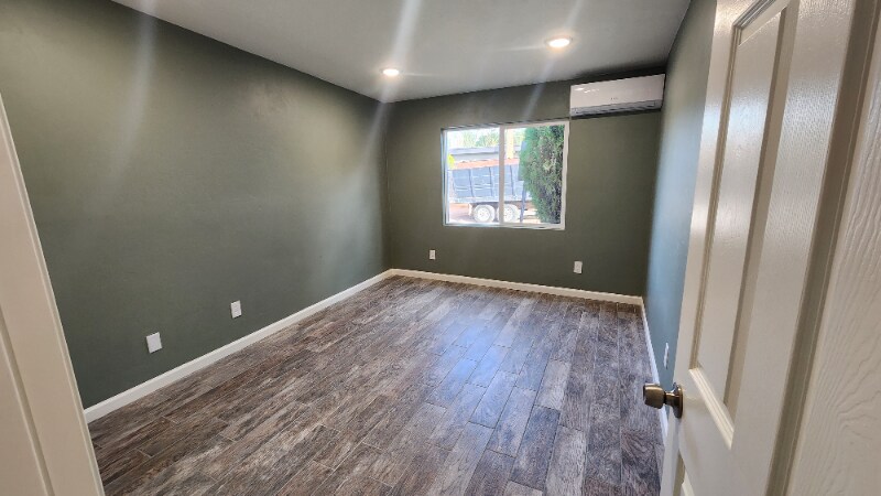 Building Photo - 3438 E Monte Vista Dr