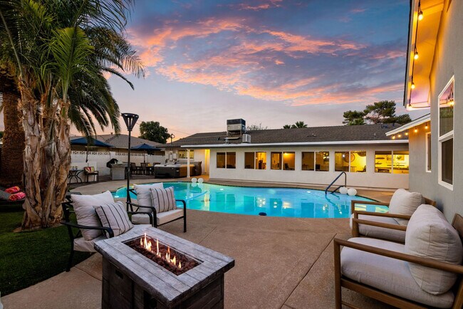 Building Photo - 8259 E Mulberry Ln