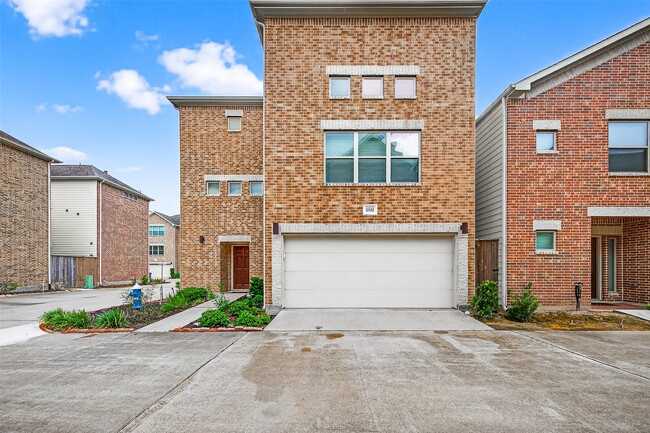 Primary Photo - 11510 Main Ash Dr