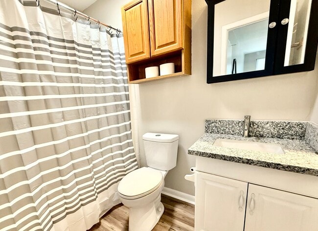 Building Photo - Fully Renovated & Furnished 3BR/2BA Duplex in Southgate – WiFi & Lawn Care Included