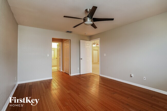 Building Photo - 2613 Van Buren Pkwy