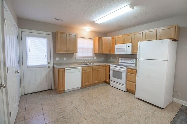 Building Photo - 1311 Raleigh Dr