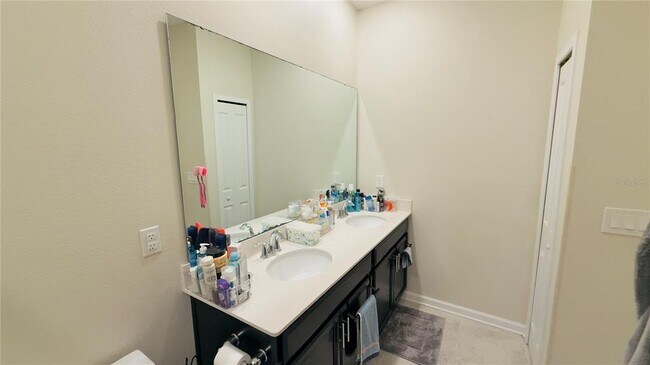 Building Photo - 5321 Amersham Ln