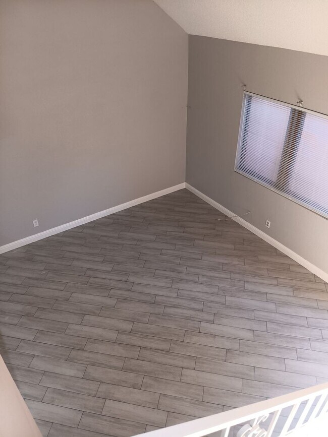 Building Photo - ADORABLE 1 BED/1 BATH/ 1 CAR