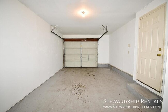Building Photo - 336 S 51st Pl