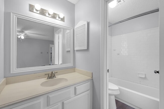 Building Photo - 35 Maywind Ct