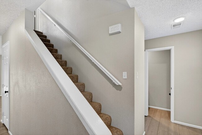 Building Photo - 3222 Preston Dr