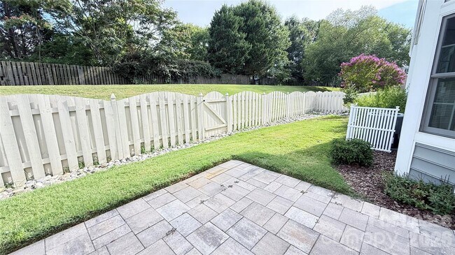 Building Photo - 9128 Twilight Hill Ct