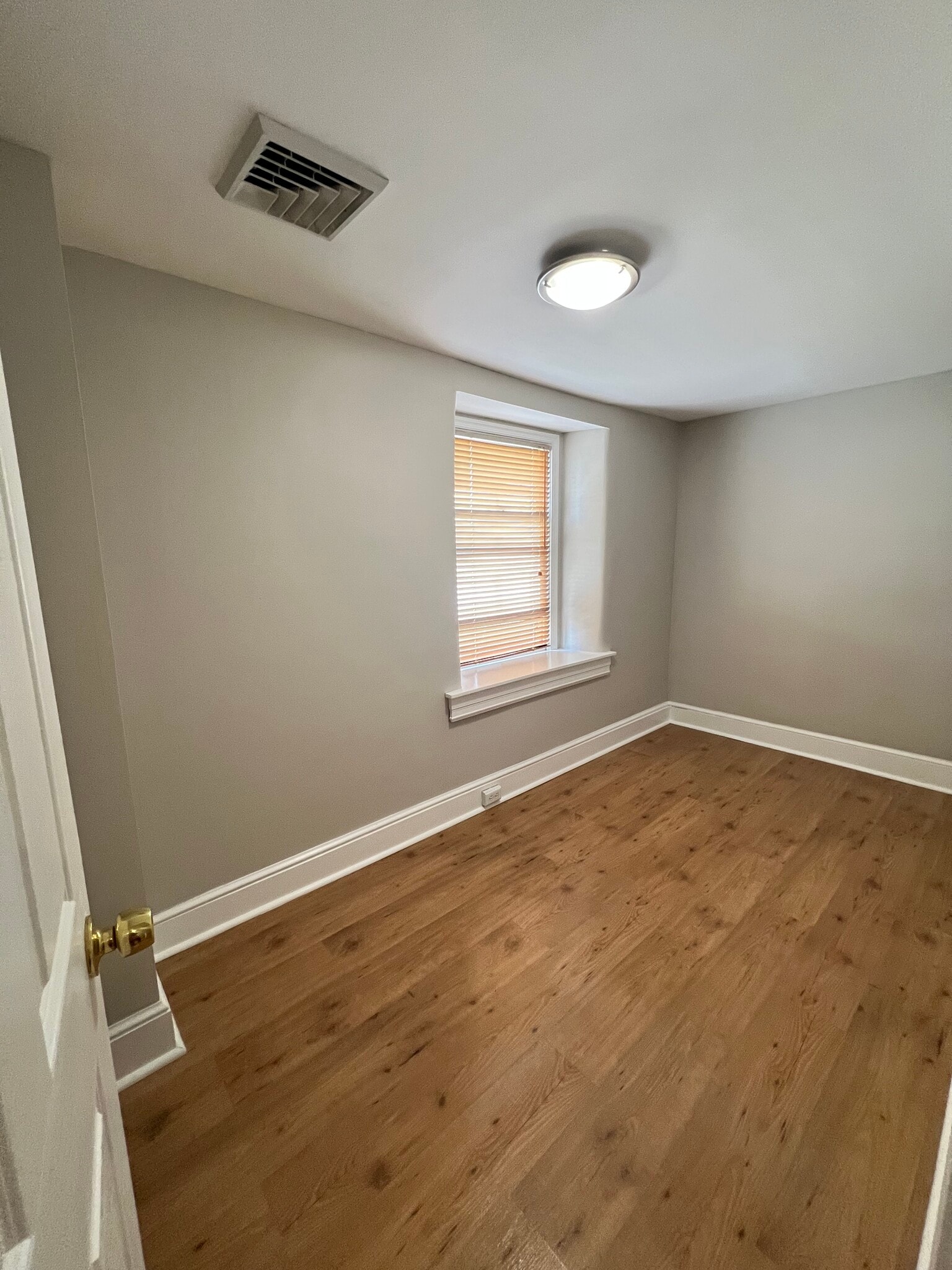 2nd bedroom - 3030 Butler Pike