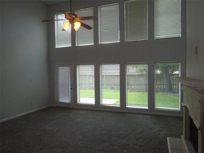 Building Photo - 13502 Redwood Shores Dr